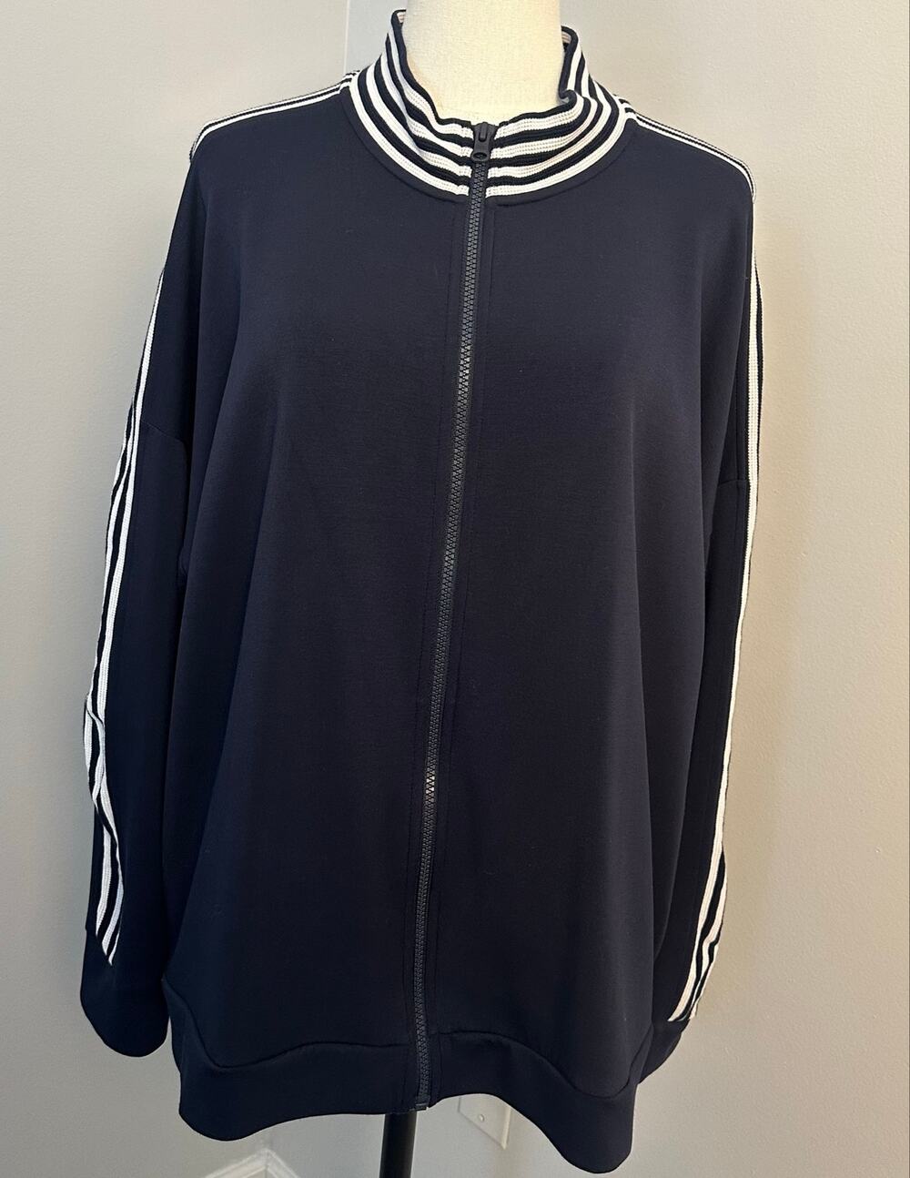 J. Jill Fit Track Jacket Womens XL Navy Blue Full Zip Striped Trim Athleisure